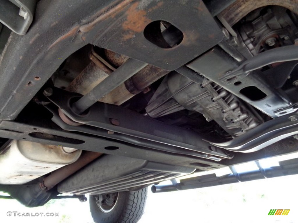 2003 Hummer H2 SUV Undercarriage Photo #105513789