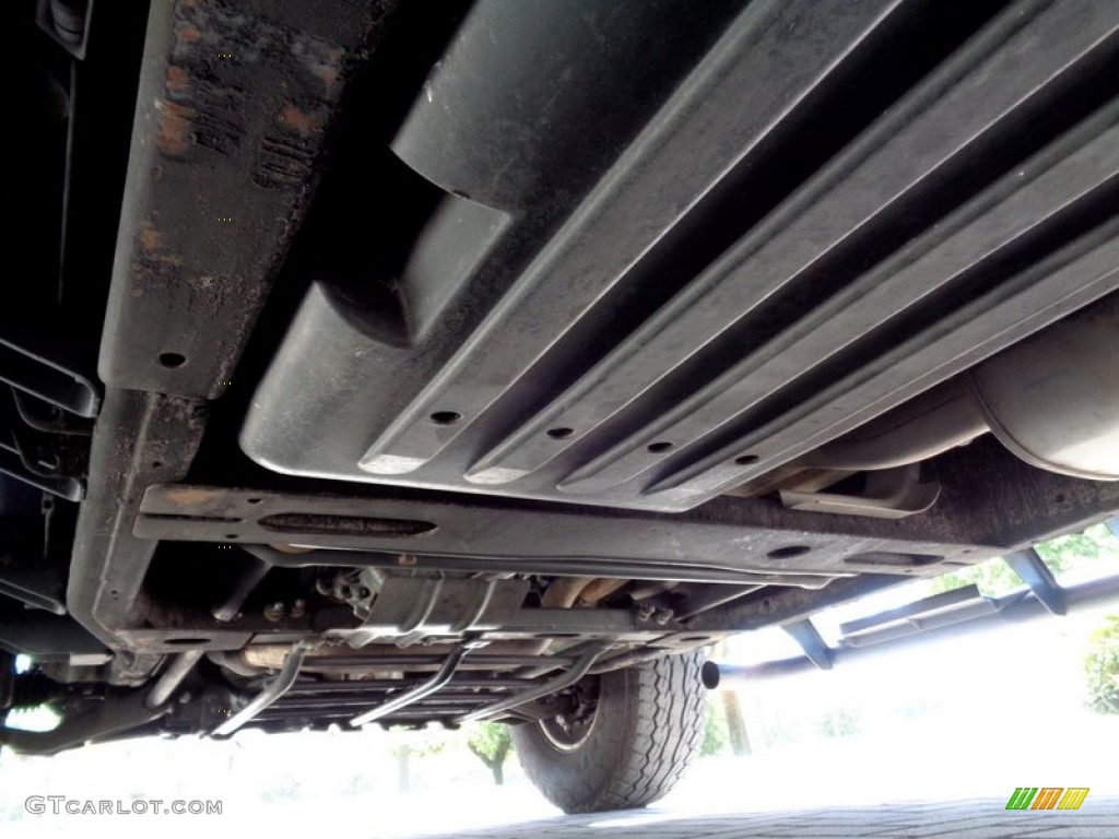 2003 Hummer H2 SUV Undercarriage Photo #105513798