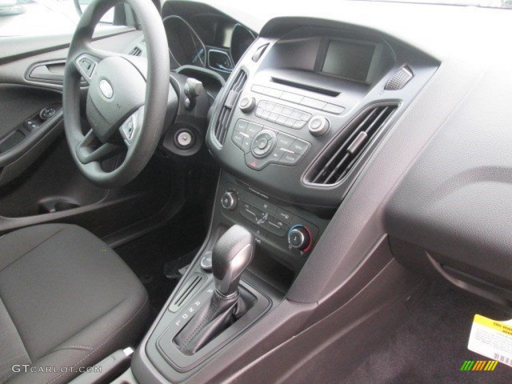 2015 Focus S Sedan - Tuxedo Black Metallic / Charcoal Black photo #18