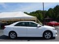 Super White - Camry SE Photo No. 2