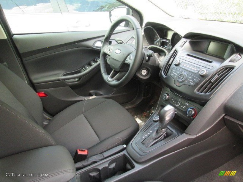 2015 Focus SE Hatchback - Magnetic Metallic / Charcoal Black photo #22
