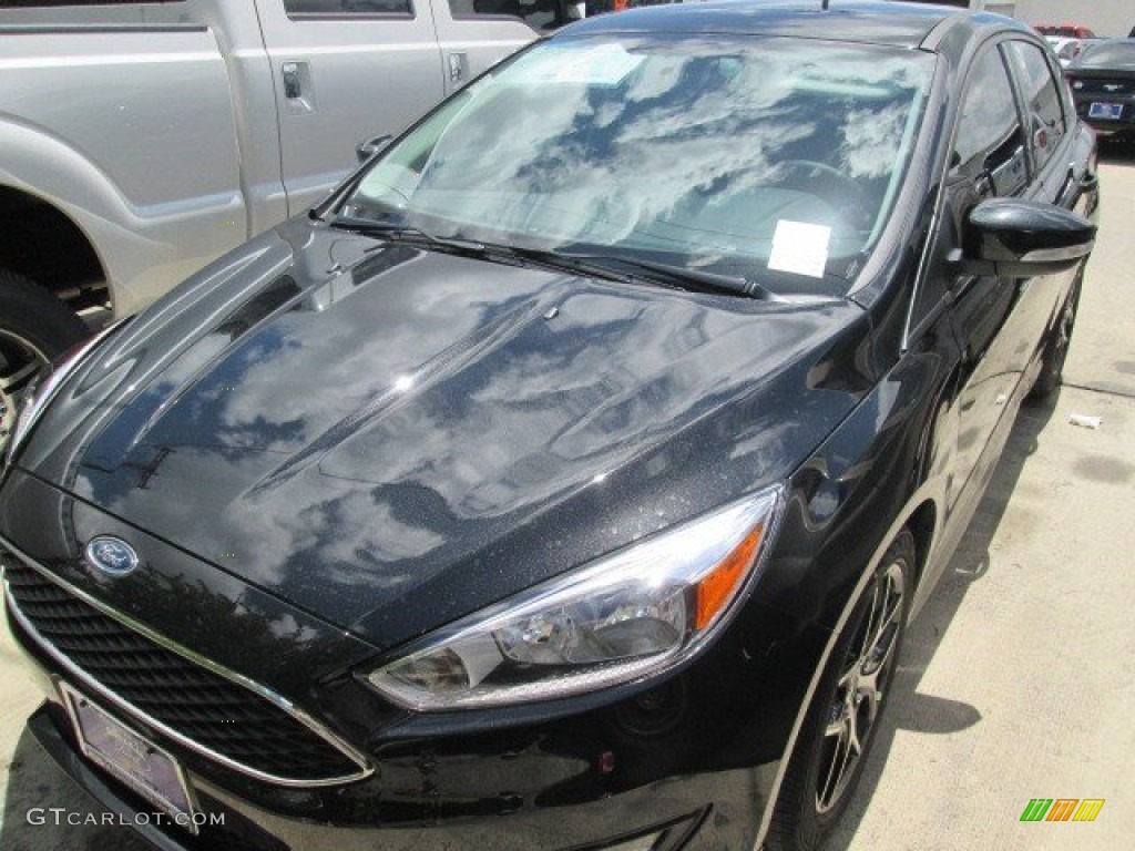 2015 Focus SE Hatchback - Tuxedo Black Metallic / Charcoal Black photo #4