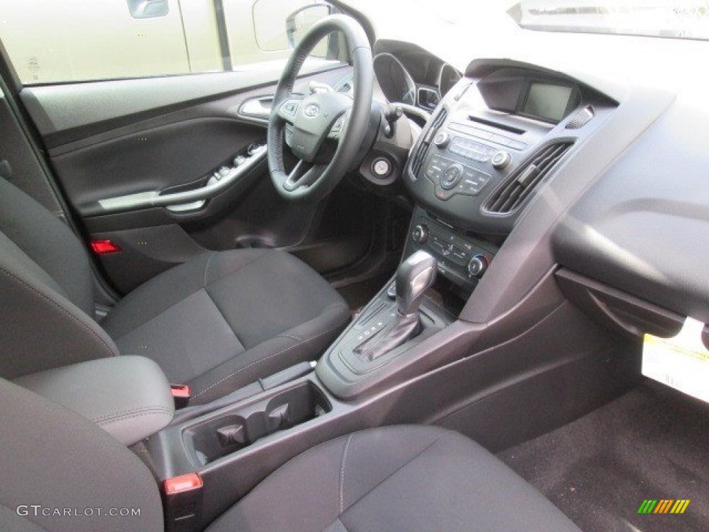 2015 Focus SE Hatchback - Tuxedo Black Metallic / Charcoal Black photo #16