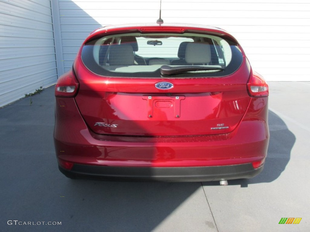 2015 Focus SE Hatchback - Ruby Red Metallic / Charcoal Black photo #5