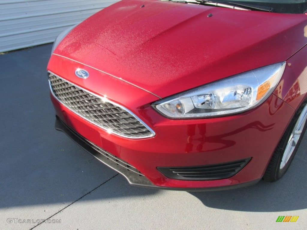 2015 Focus SE Hatchback - Ruby Red Metallic / Charcoal Black photo #10