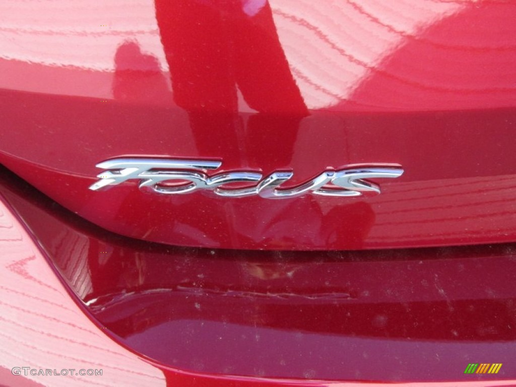 2015 Focus SE Hatchback - Ruby Red Metallic / Charcoal Black photo #13