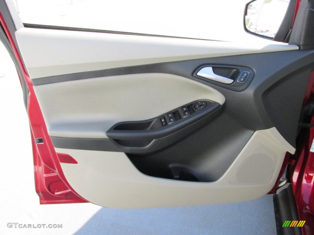 2015 Focus SE Hatchback - Ruby Red Metallic / Charcoal Black photo #19