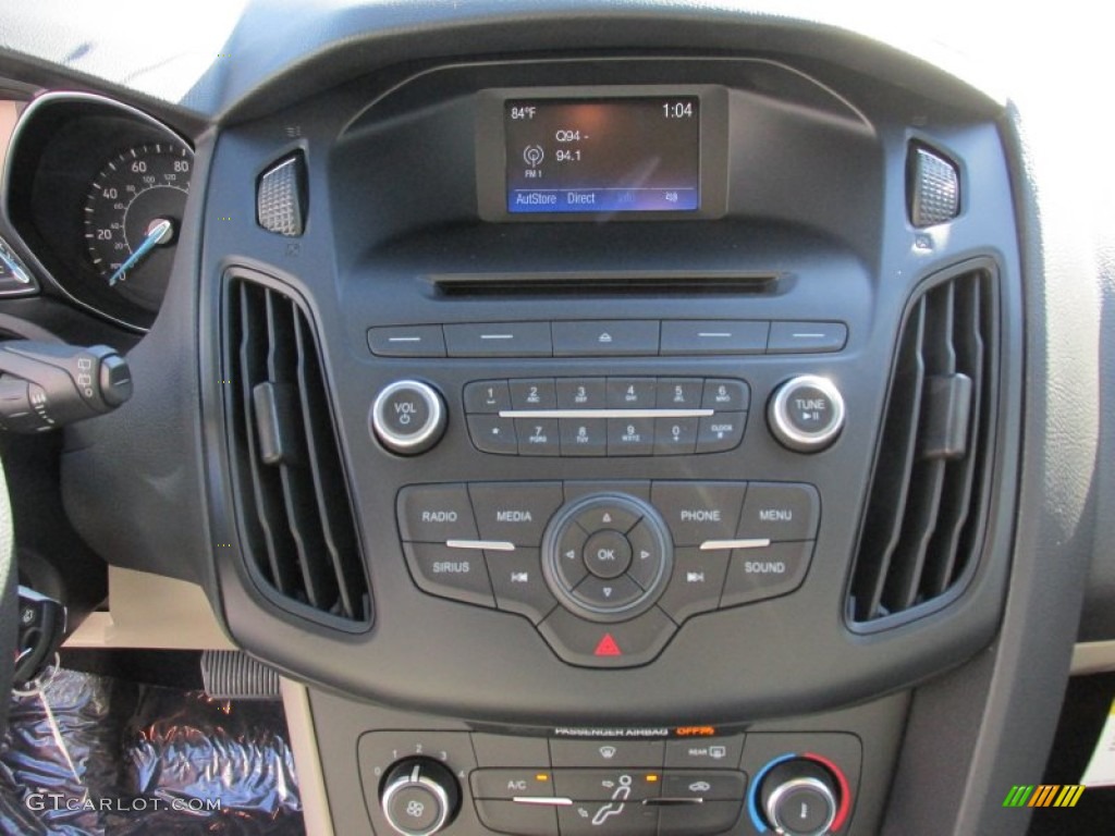 2015 Focus SE Hatchback - Ruby Red Metallic / Charcoal Black photo #25