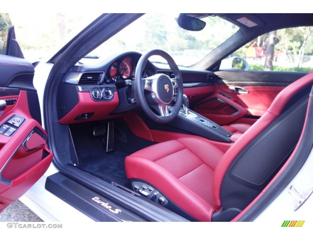 Black/Garnet Red Interior 2015 Porsche 911 Turbo S Coupe Photo #105527361