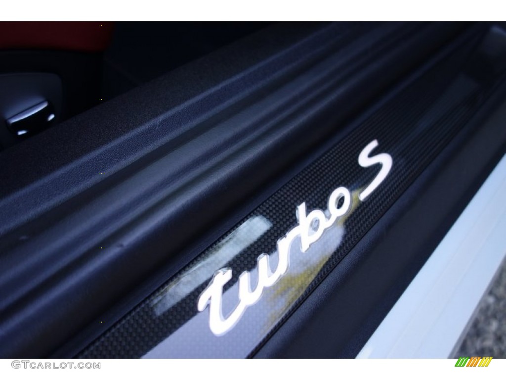 2015 Porsche 911 Turbo S Coupe Marks and Logos Photo #105527540