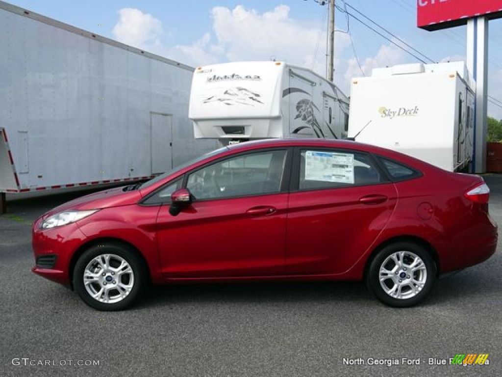 2015 Fiesta SE Sedan - Ruby Red Metallic / Charcoal Black photo #2