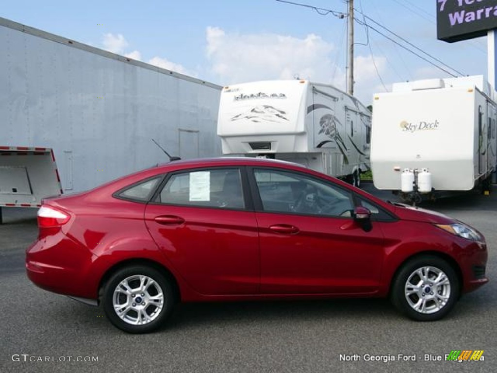 2015 Fiesta SE Sedan - Ruby Red Metallic / Charcoal Black photo #6