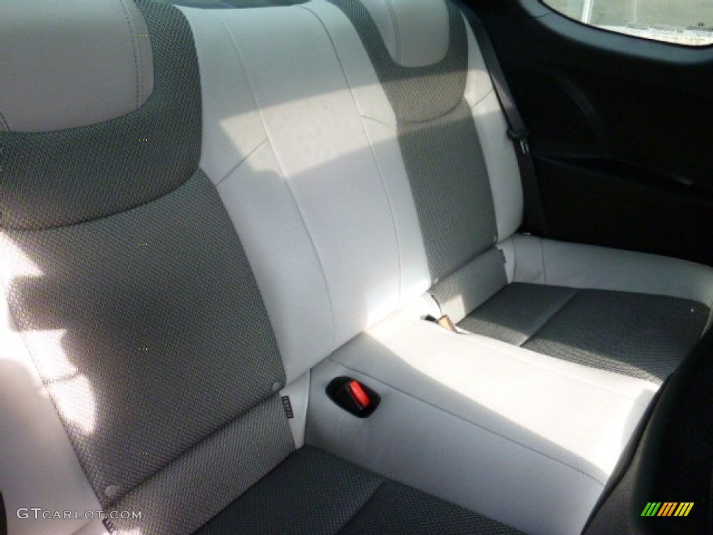 2013 Genesis Coupe 2.0T Premium - White Satin Pearl / Black Cloth photo #13
