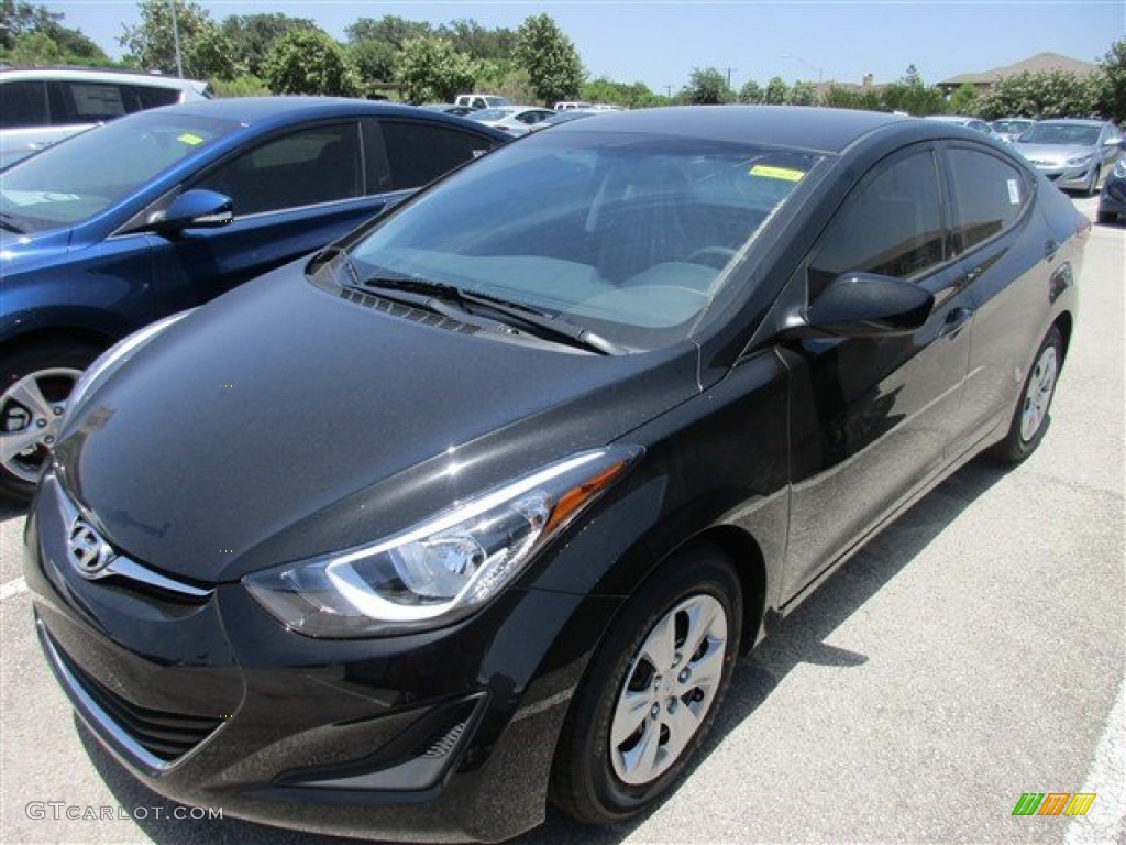 2016 Elantra SE - Phantom Black / Gray photo #2