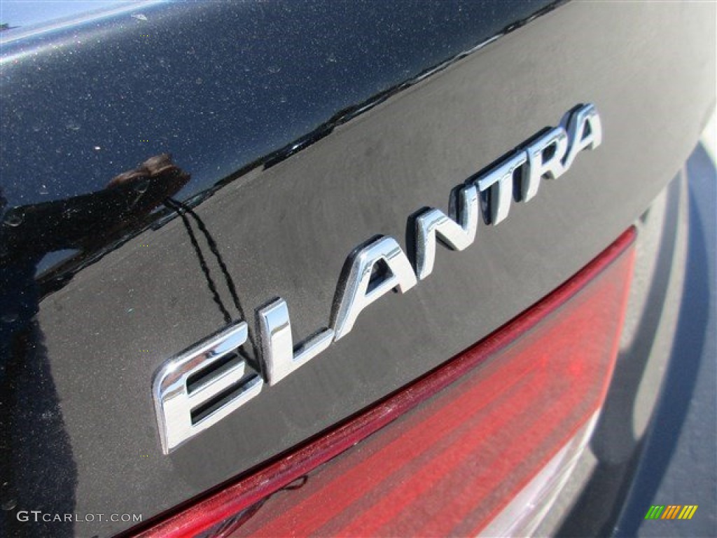 2016 Elantra SE - Phantom Black / Gray photo #4