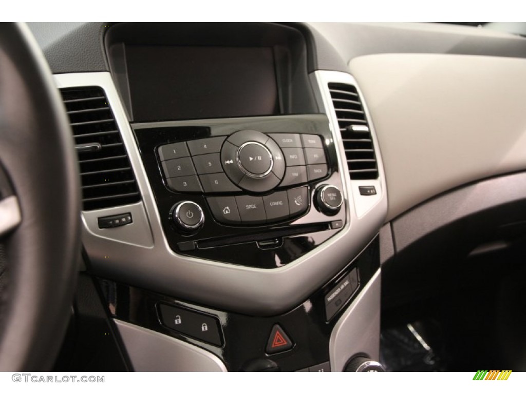 2014 Cruze Eco - Silver Ice Metallic / Medium Titanium photo #8