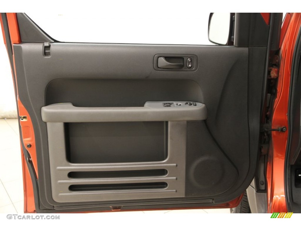 2004 Honda Element EX AWD Door Panel Photos