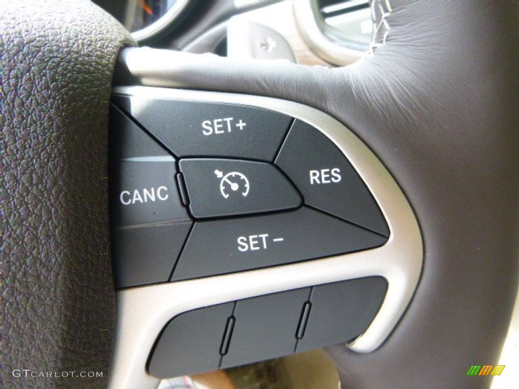 2015 Grand Cherokee Overland 4x4 - Black Forest Green Pearl / Brown/Light Frost Beige photo #18