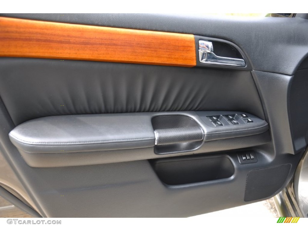 2006 Infiniti M 35x Sedan Graphite Door Panel Photo #105557517