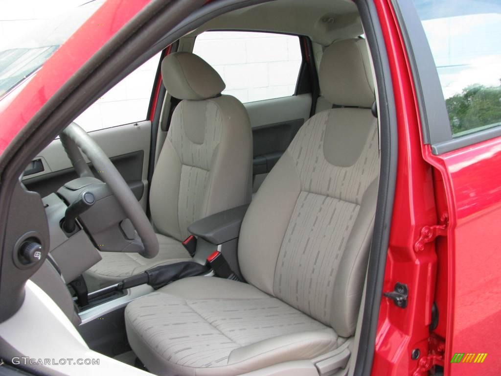 2008 Focus SE Sedan - Vermillion Red / Medium Stone photo #9
