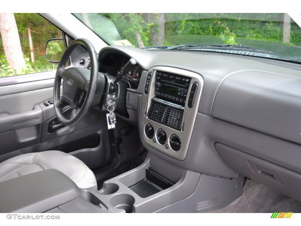 2004 Explorer XLT 4x4 - Dark Blue Pearl Metallic / Gray photo #11