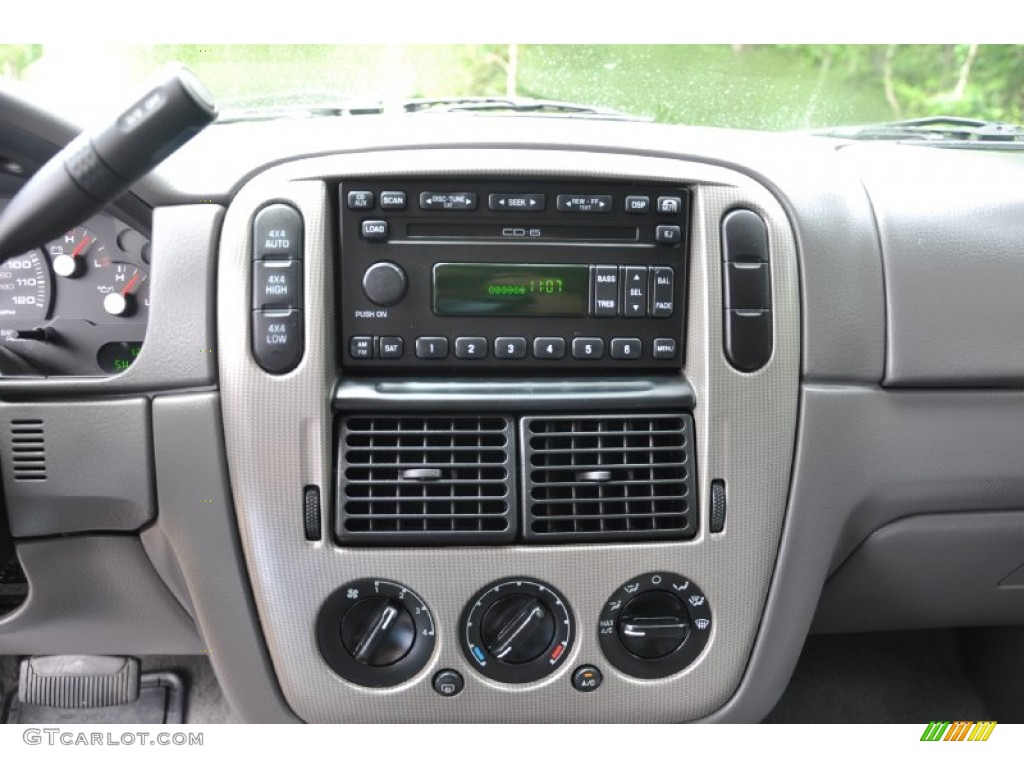 2004 Explorer XLT 4x4 - Dark Blue Pearl Metallic / Gray photo #20