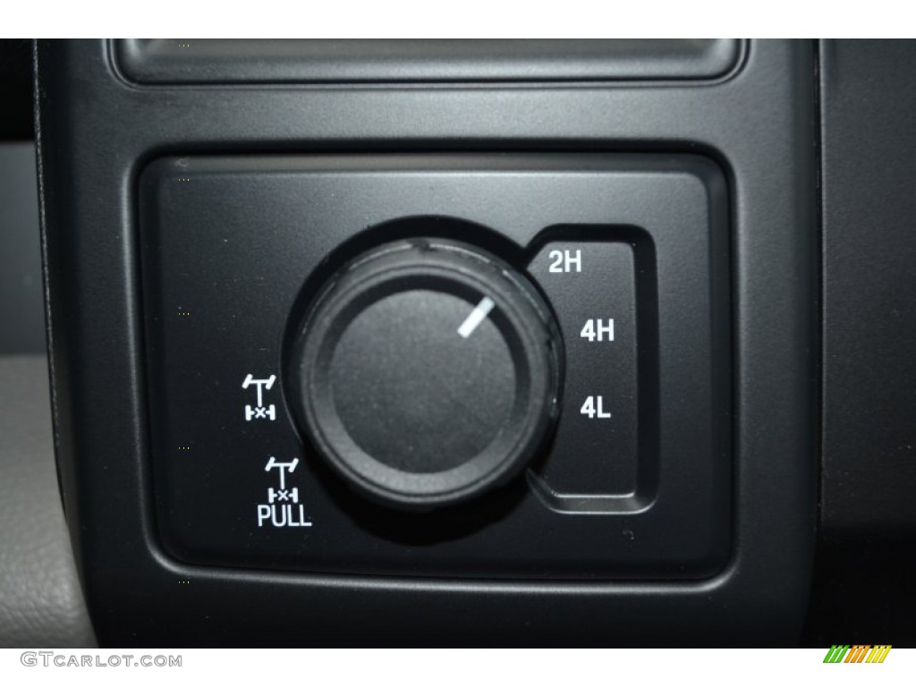 2015 Ford F150 XL SuperCab 4x4 Controls Photo #105562398