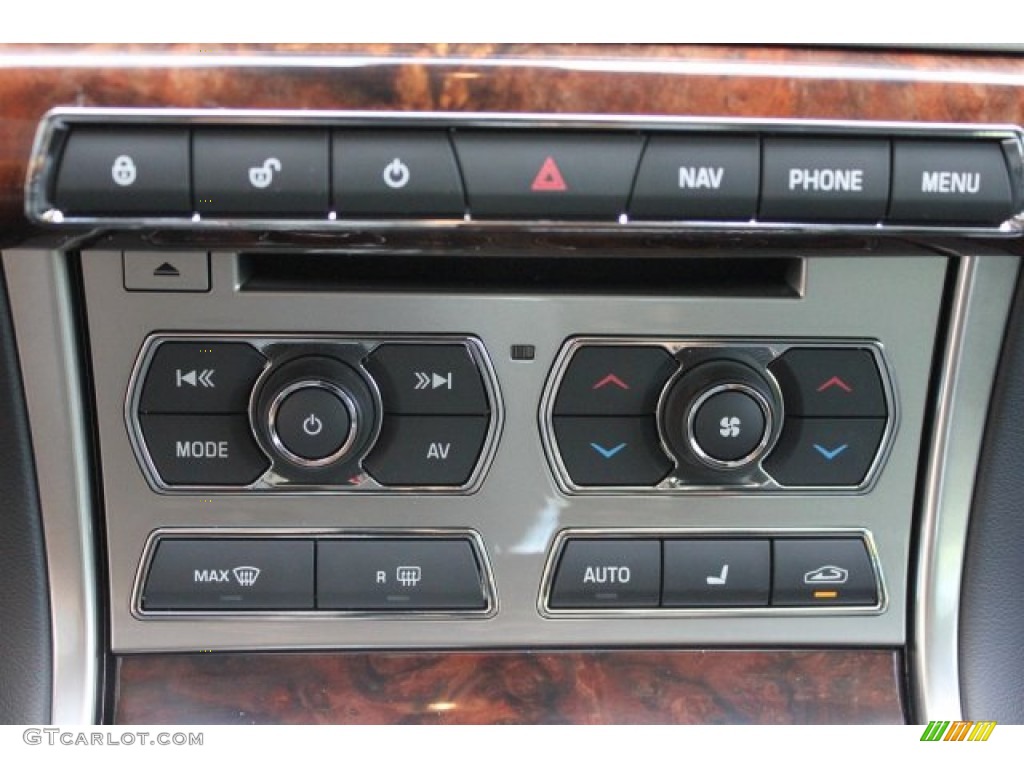 2015 Jaguar XF 2.0T Premium Controls Photo #105576984