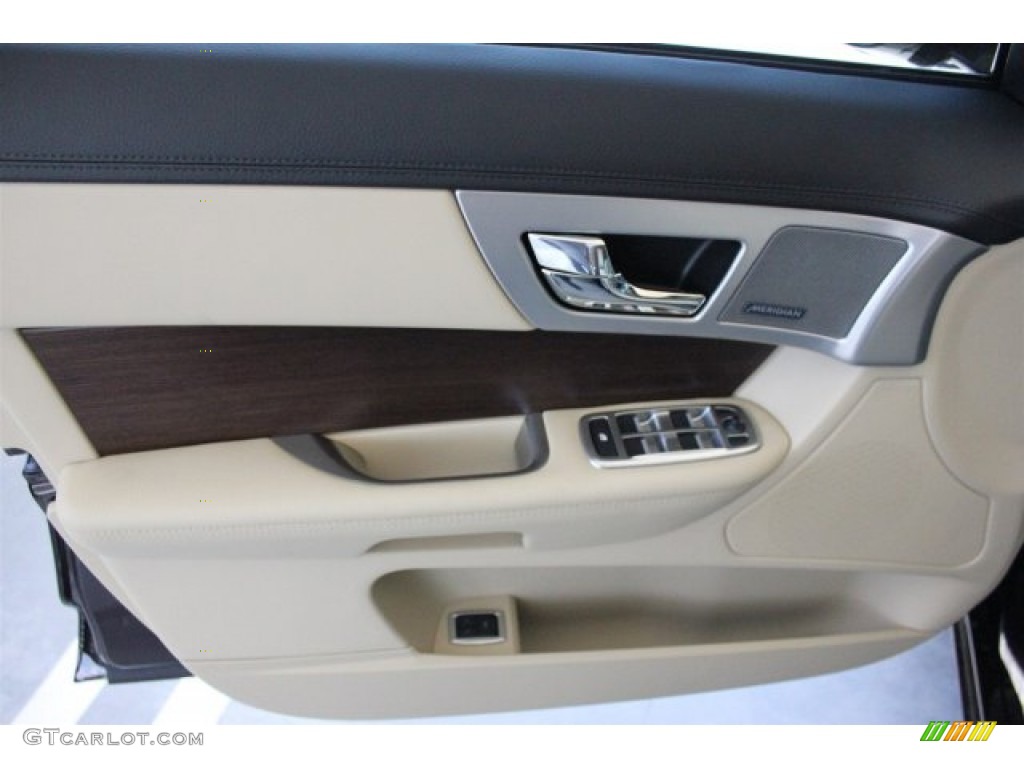 2015 Jaguar XF 2.0T Premium Barley/Warm Charcoal Door Panel Photo #105577608