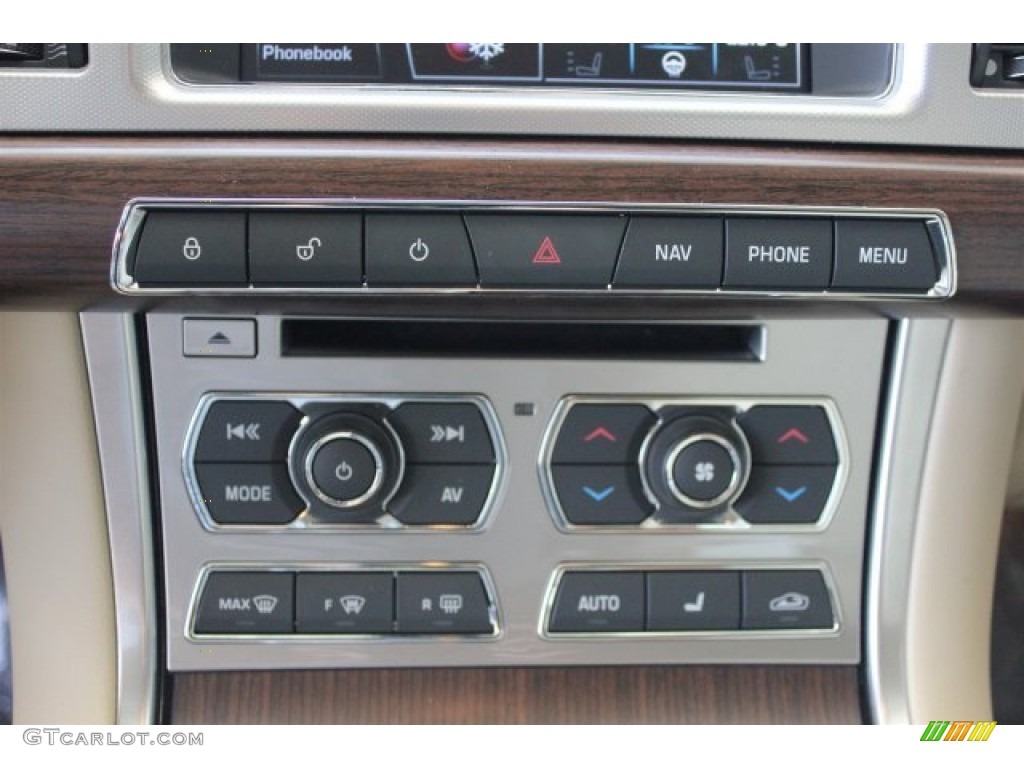 2015 Jaguar XF 2.0T Premium Controls Photo #105577761