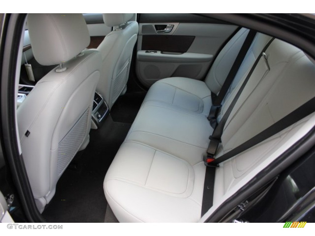 2015 Jaguar XF 2.0T Premium Rear Seat Photo #105578667