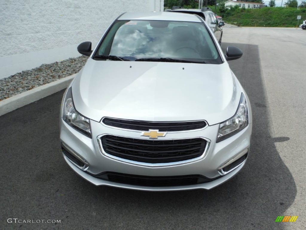 2016 Cruze Limited LS - Silver Ice Metallic / Jet Black/Medium Titanium photo #4