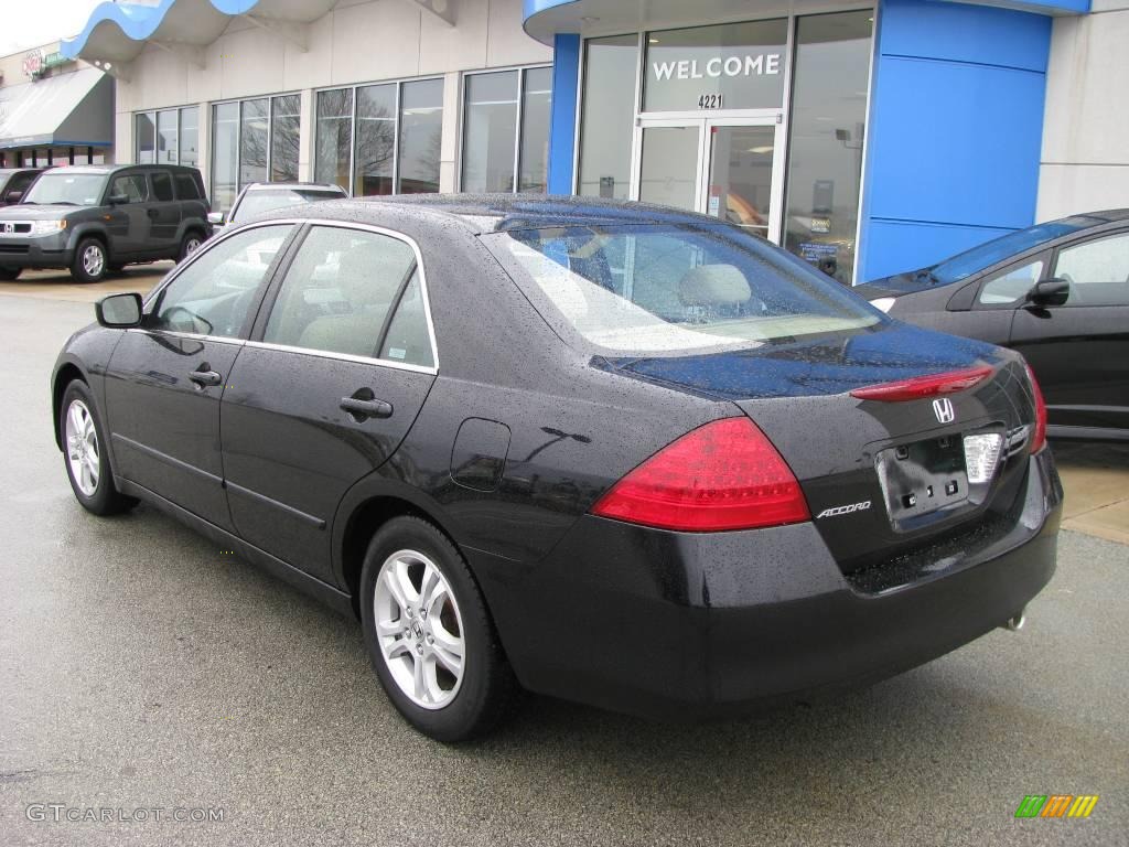 2006 Accord SE Sedan - Nighthawk Black Pearl / Ivory photo #4