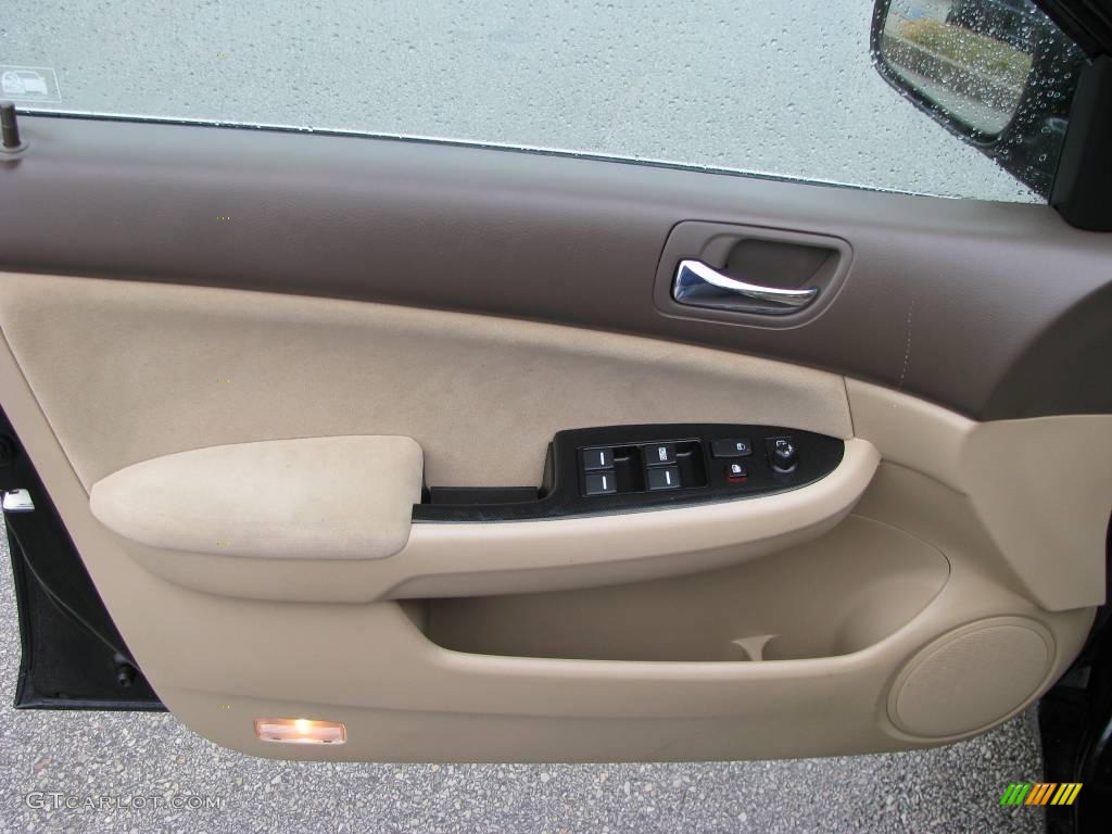 2006 Accord SE Sedan - Nighthawk Black Pearl / Ivory photo #9