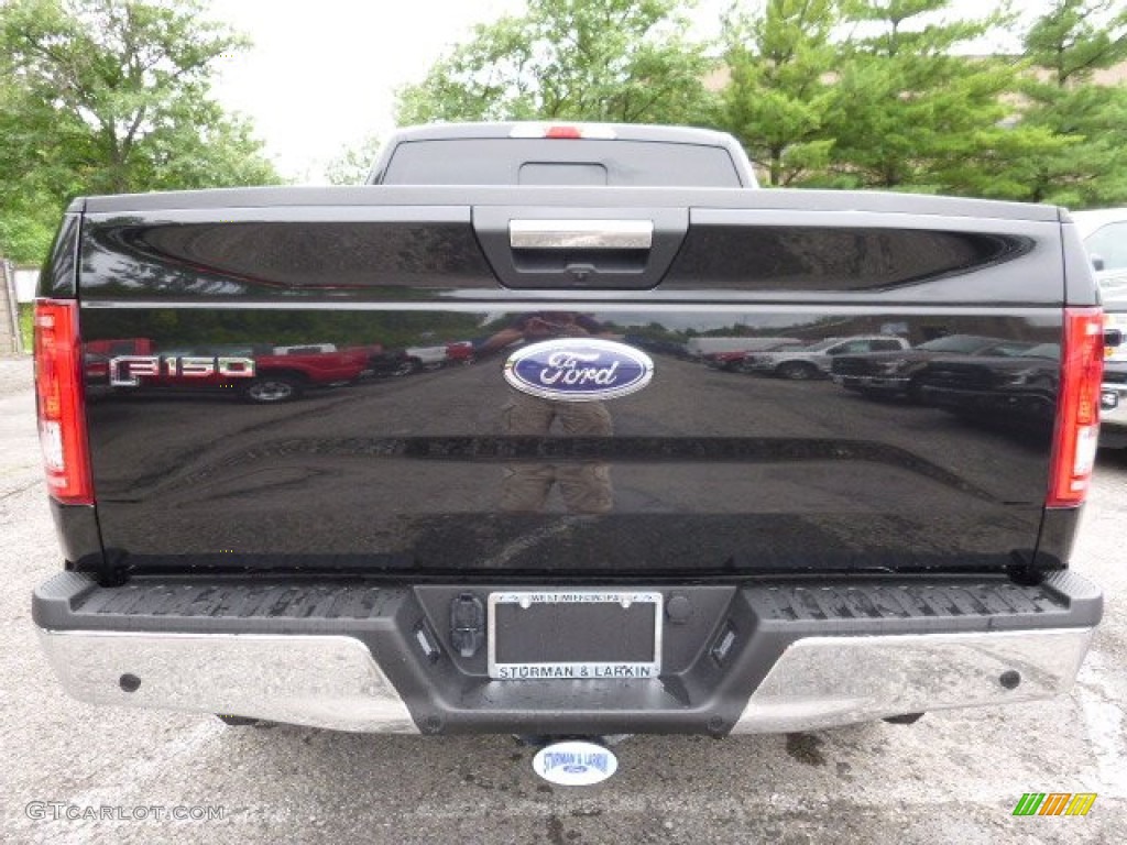 2015 F150 XLT SuperCrew 4x4 - Tuxedo Black Metallic / Medium Earth Gray photo #3