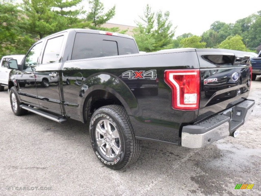 2015 F150 XLT SuperCrew 4x4 - Tuxedo Black Metallic / Medium Earth Gray photo #4