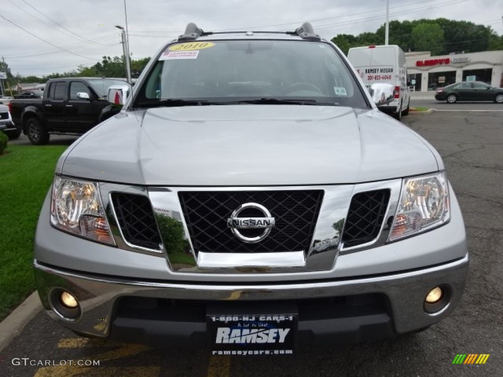 2010 Frontier LE Crew Cab 4x4 - Radiant Silver Metallic / Steel photo #2