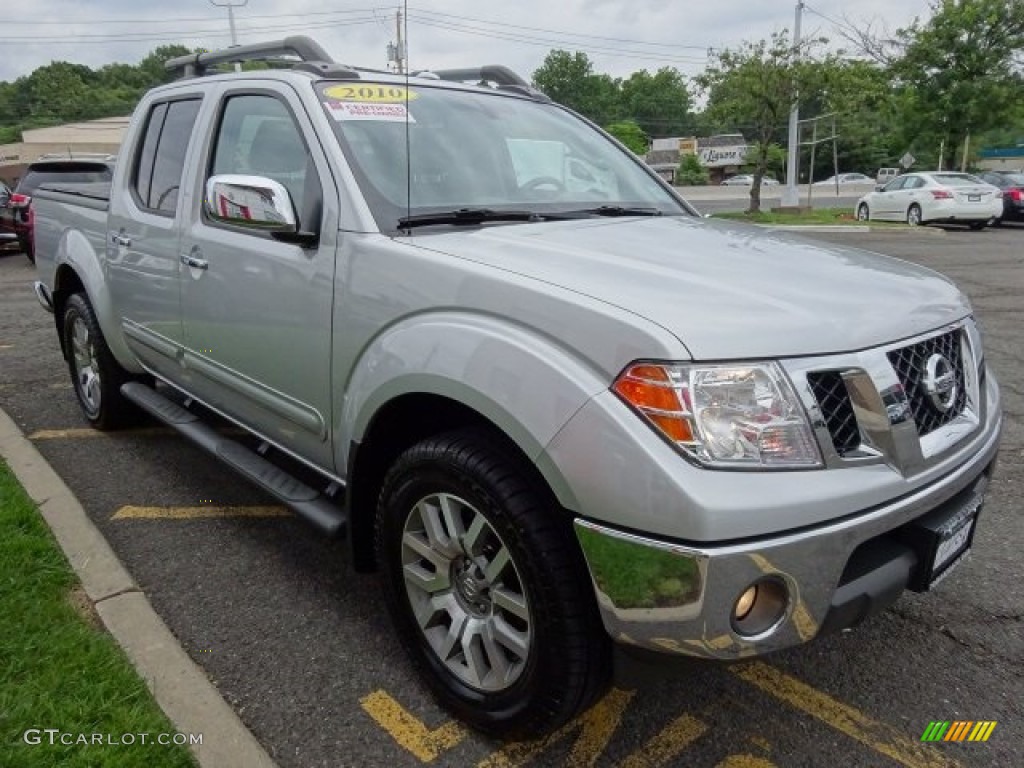 Radiant Silver Metallic 2010 Nissan Frontier LE Crew Cab 4x4 Exterior Photo #105592683