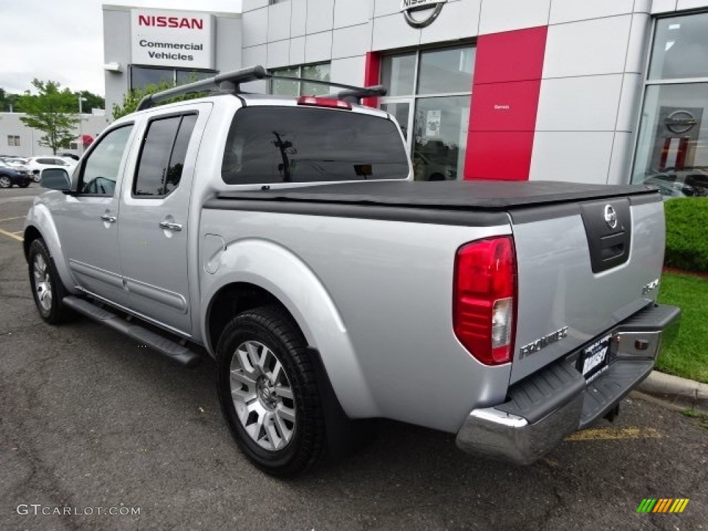 2010 Frontier LE Crew Cab 4x4 - Radiant Silver Metallic / Steel photo #7