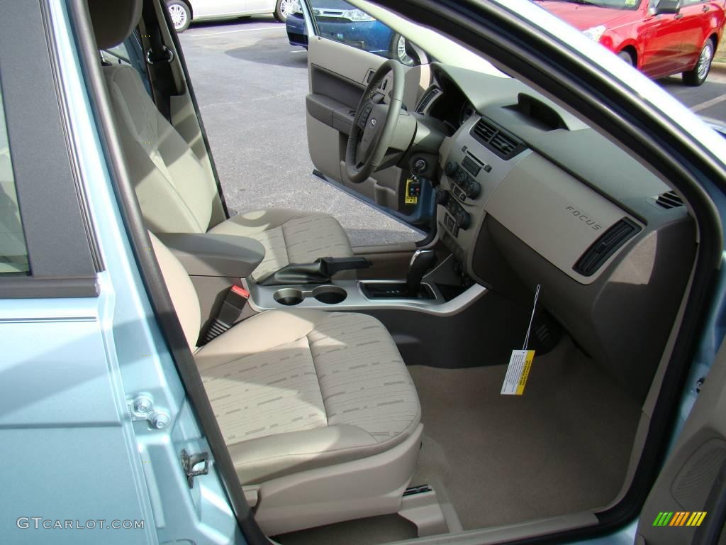 2009 Focus SE Sedan - Light Ice Blue Metallic / Medium Stone photo #12