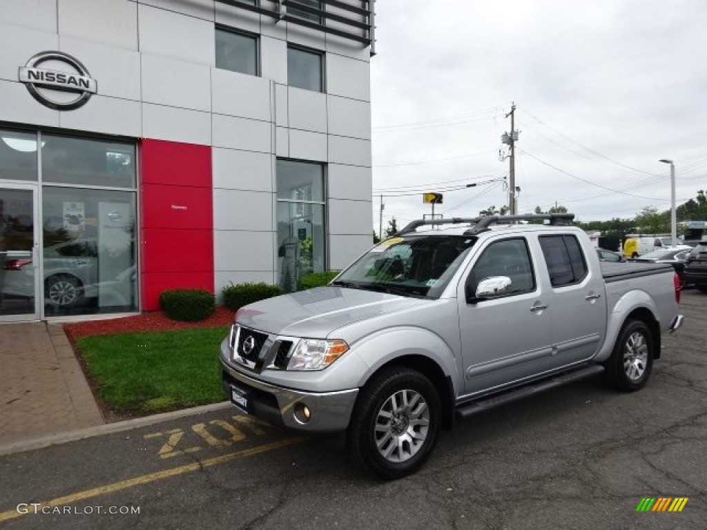 2010 Frontier LE Crew Cab 4x4 - Radiant Silver Metallic / Steel photo #26