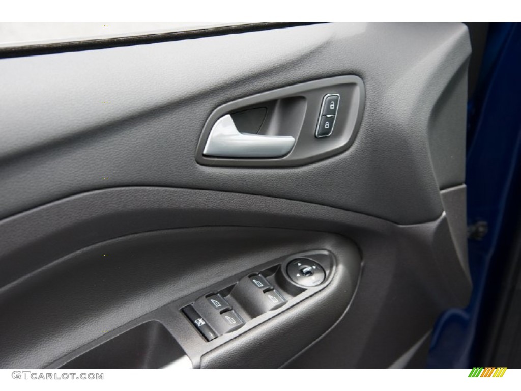 2016 Ford Escape SE 4WD Controls Photo #105593688
