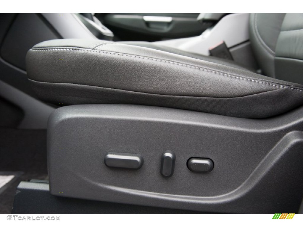 2016 Ford Escape SE 4WD Controls Photo #105593706
