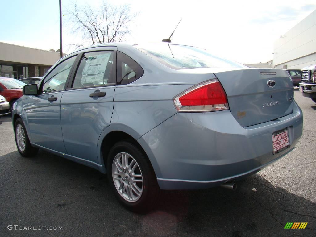 2009 Focus SE Sedan - Light Ice Blue Metallic / Medium Stone photo #29
