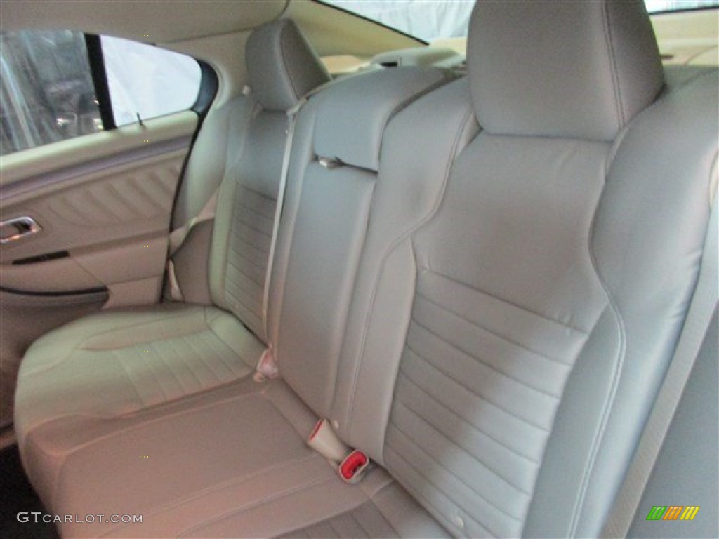 2015 Taurus SE - Deep Impact Blue Metallic / Dune photo #10