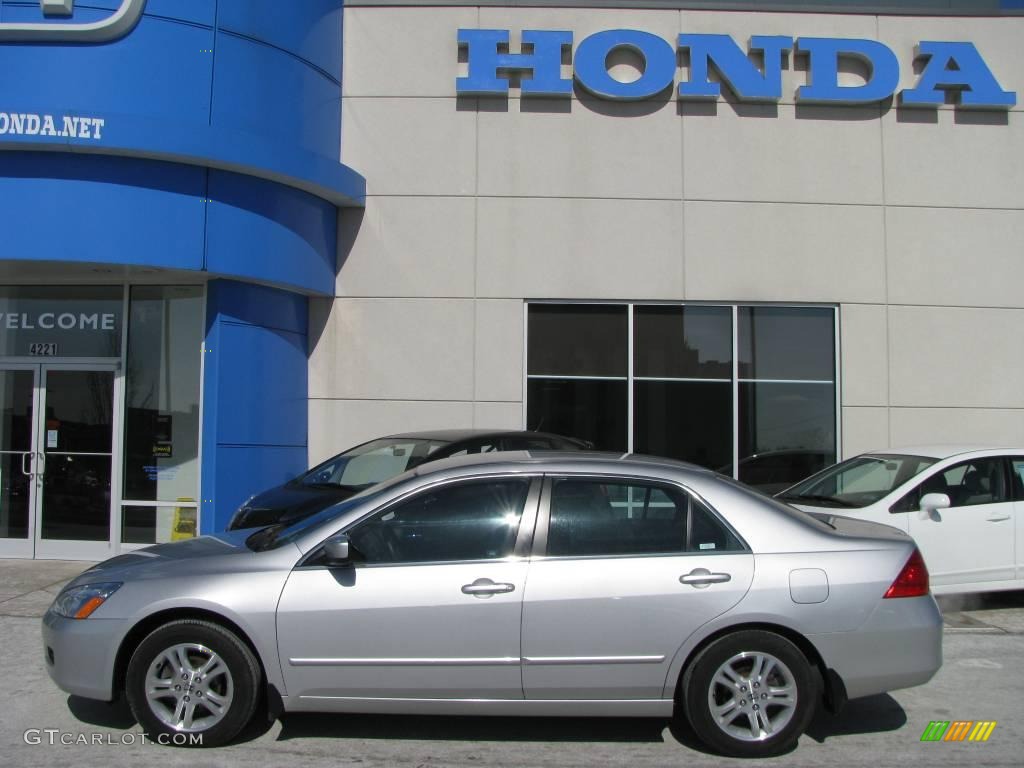 2006 Accord SE Sedan - Alabaster Silver Metallic / Black photo #3
