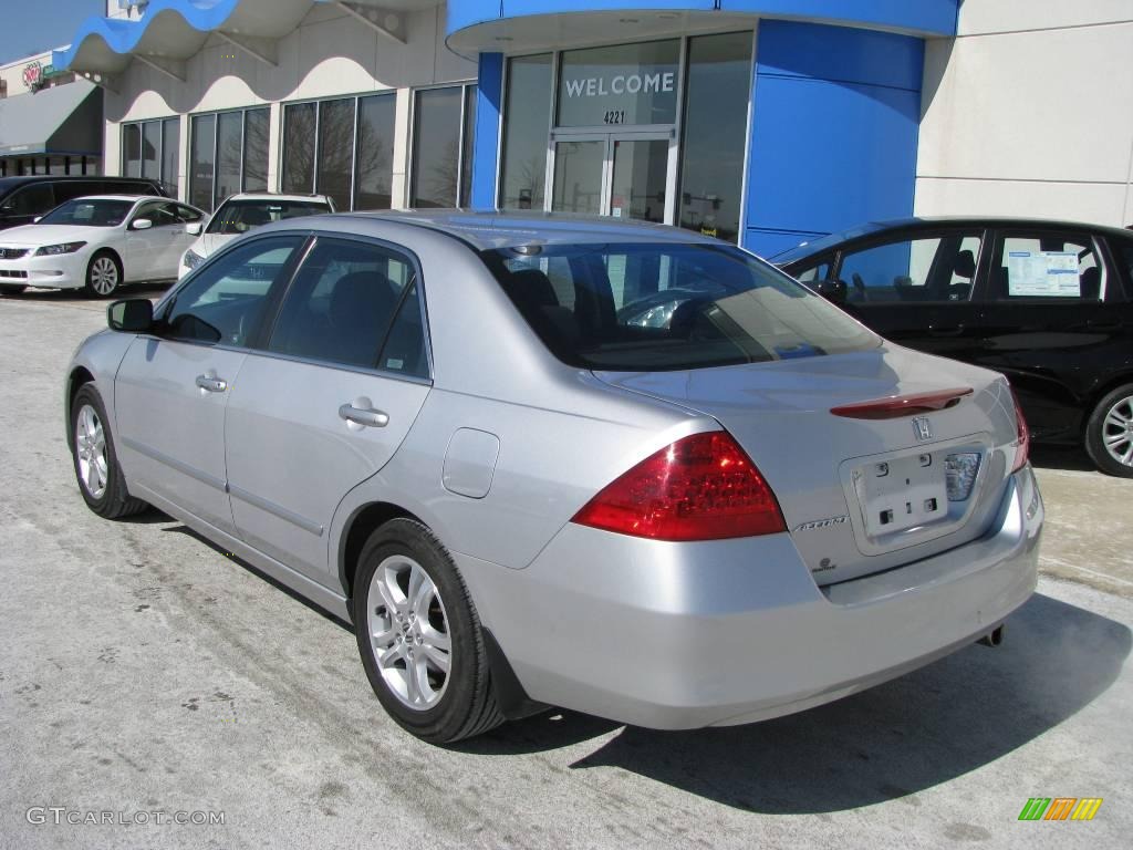 2006 Accord SE Sedan - Alabaster Silver Metallic / Black photo #4