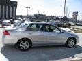 2006 Alabaster Silver Metallic Honda Accord SE Sedan  photo #5