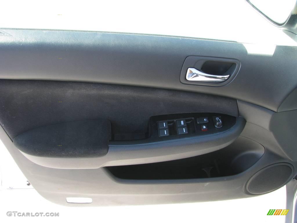 2006 Accord SE Sedan - Alabaster Silver Metallic / Black photo #12