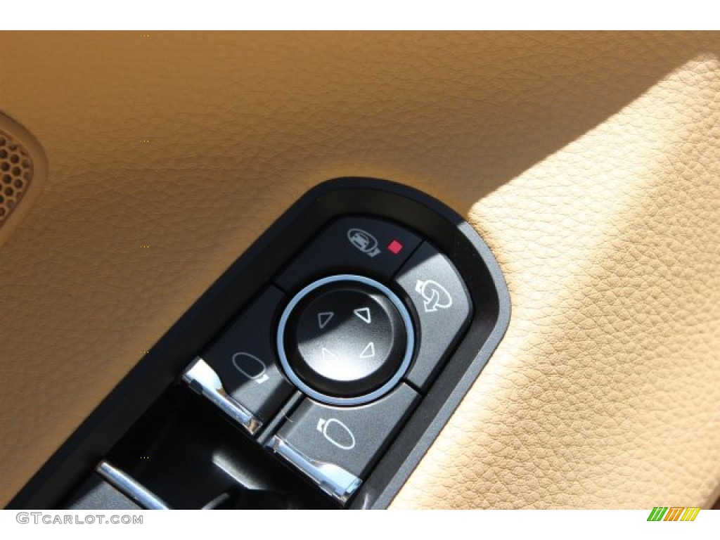 2016 Porsche Panamera 4 Edition Controls Photo #105600567